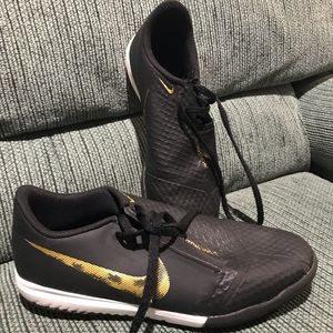 Black Gold Girls Sneakers Size 6 Nike